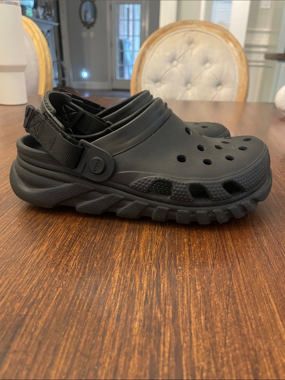 CROCS Unisex Duet Max 11 Black Lightweight Clog with Adjustable Heel Strap W6 M4